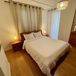 Proper 1 Tirana