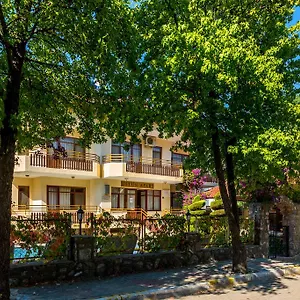 üstün Türkiye